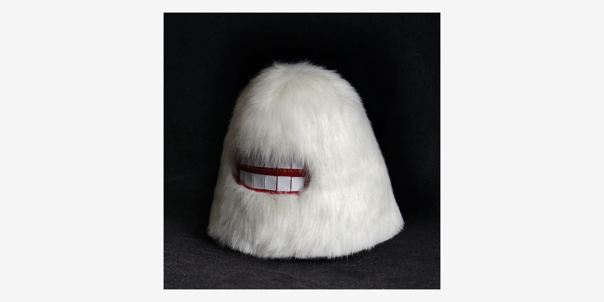SCAR MONSTER'S HEAD PLUSH (SNOW WHITE)